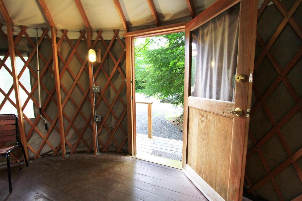 Mount Hood Village Yurt 1 Екстер'єр фото