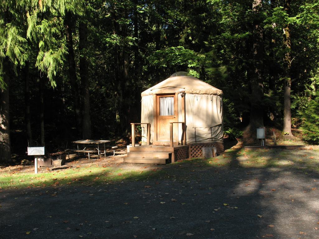 Mount Hood Village Yurt 1 Екстер'єр фото